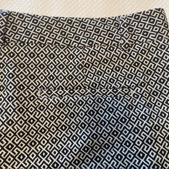 Banana Republic | Shorts - Picture 3 of 5